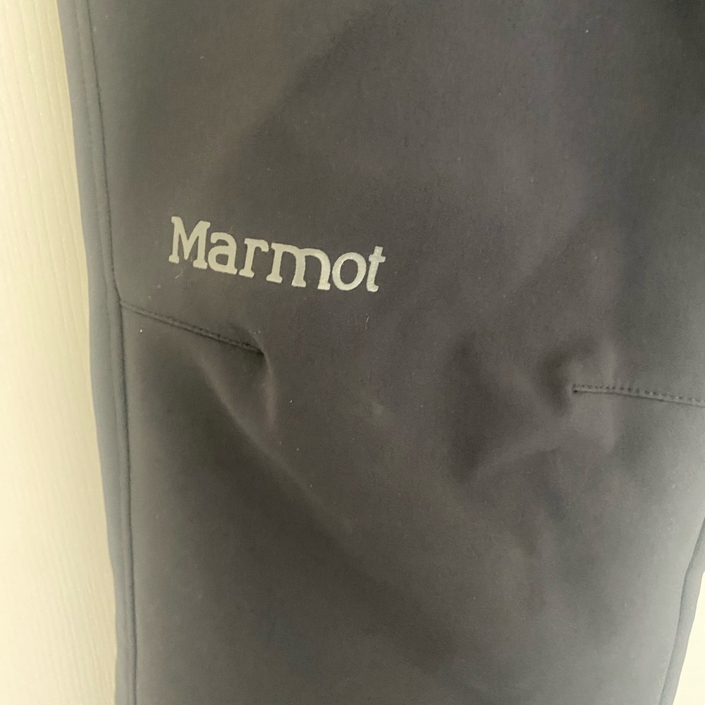 Marmot women’s ski pants. Insulated and very warm - Picture 2 of 3